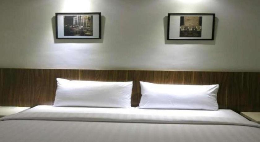 Hart Hotel Arjuna Mataram Exterior photo